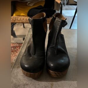 Free People Black Leather Women's Clog Shoes. Size 37